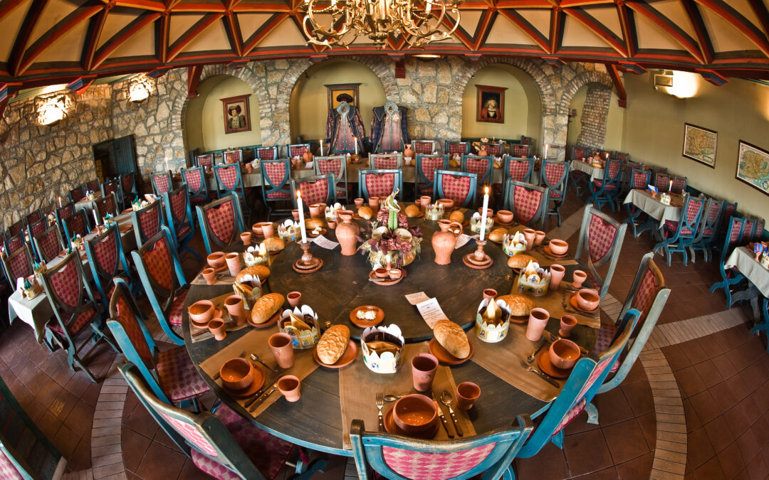 Stredoveké kráľovské hostiny a vínne večere pre hostí Hotela Visegrád